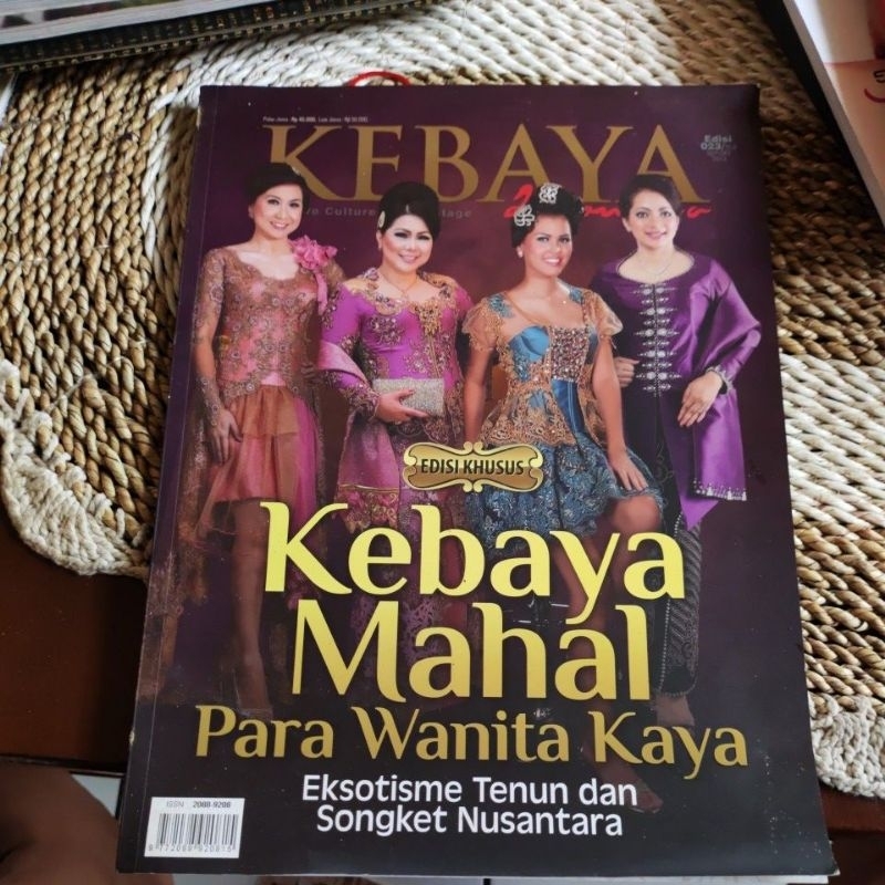 KEBAYA MAGAZINE - MAHAL KEBAYA สําหรับผู้หญิง RICH IN OCTOBER 2013