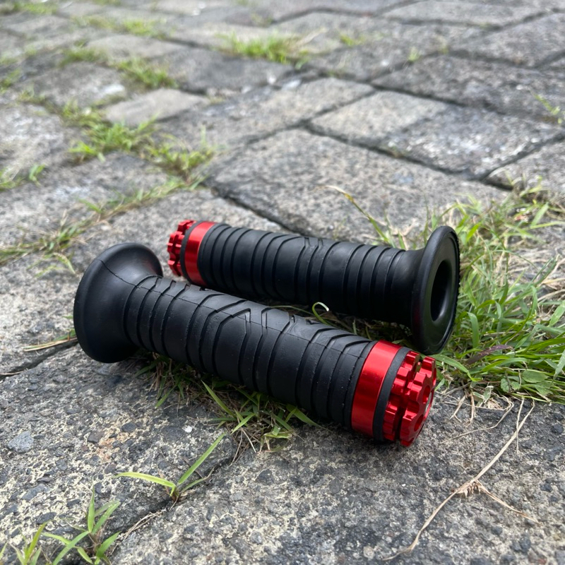 IWAWA UNIVERSAL FULL CNC MOTORCYCLE HAND GRIP 458-32