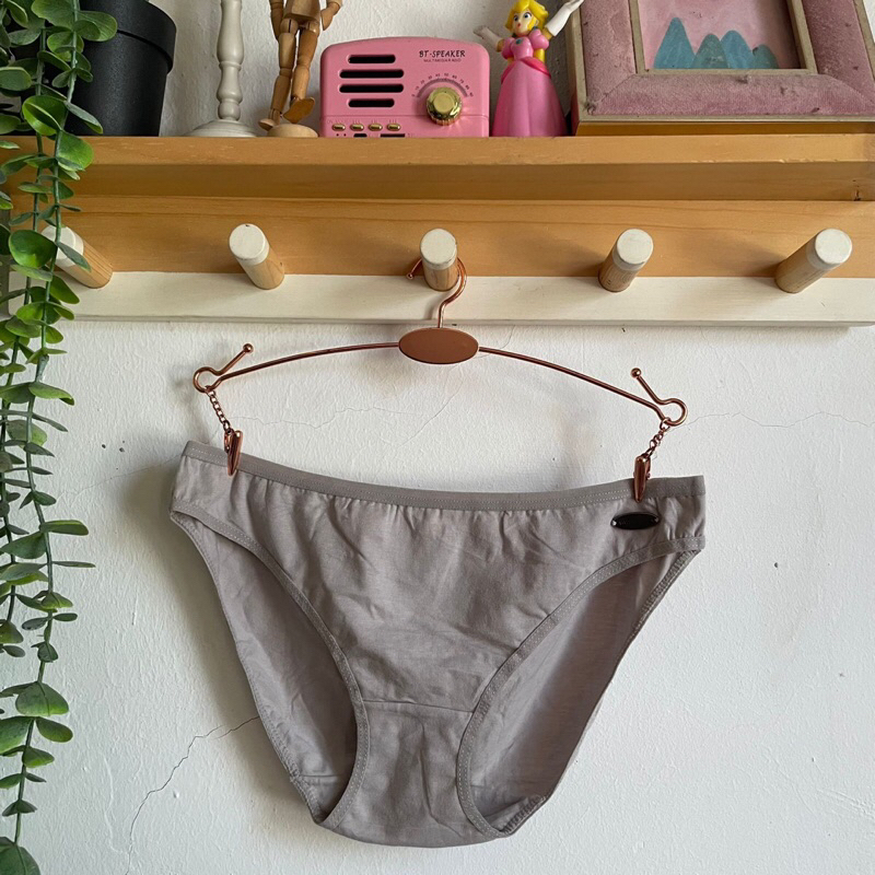 Size L - Hush Puppies Taupe Everyday Basic High Cut Low Rise Pantyกางเกงชั้นในกางเกงขาสั้น {ใหม่พร้อ