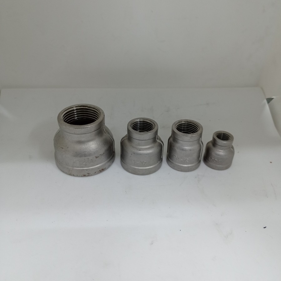 V-SOK REDUCER STAINLESS THREAD DLM 1/2 X 3/8 นิ้ว