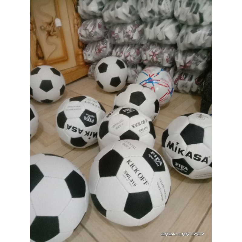 FOOTBALL FOOTBALL BALTER BALL/CLASSIC BALL/SIZE 5 BALL/สีดําและสีขาว MIKASA BALL