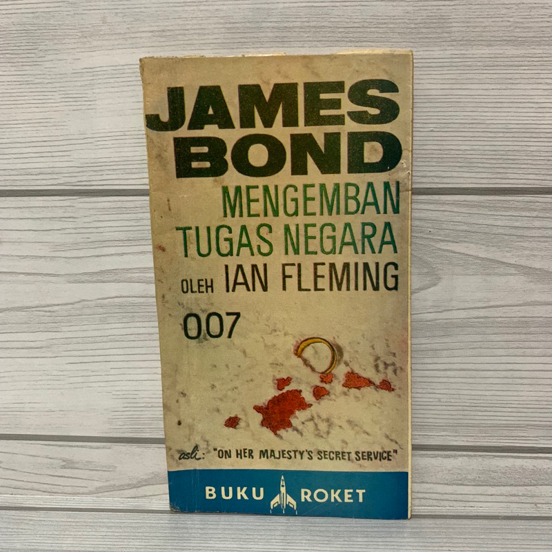 พันธะของ NVEL James ดั้งเดิมมอบสัญญาณสถานะโดย Ian fleming