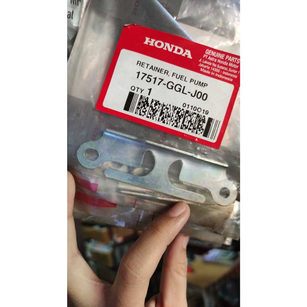 รีเทนเนอร์ปั๊มเชื้อเพลิง/แผ่นยึด Honda BeAT FI / 17517-GGL-J00 ORIGINAL AM