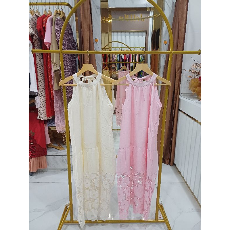 SEPTEMBER เดรสก้นลูกไม้ Import BKK