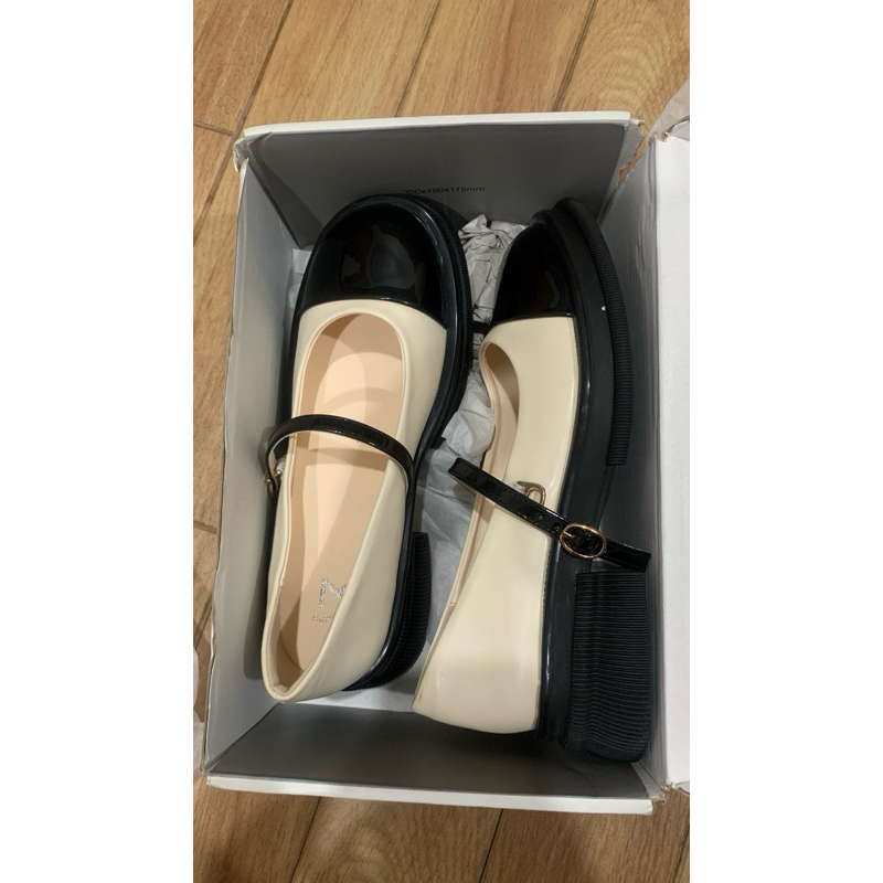 รองเท้า paris zoey ใหม่