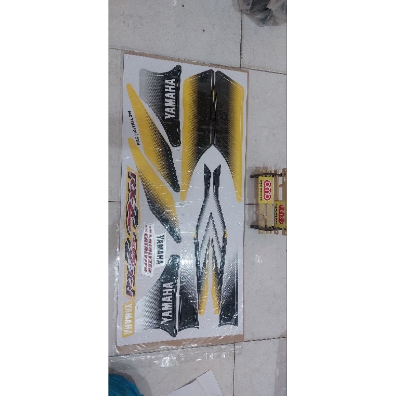 สติ๊กเกอร์ Yamaha RXZ catalyser catalyst ตัวสติ๊กเกอร์ lis รหัส RXZ 10