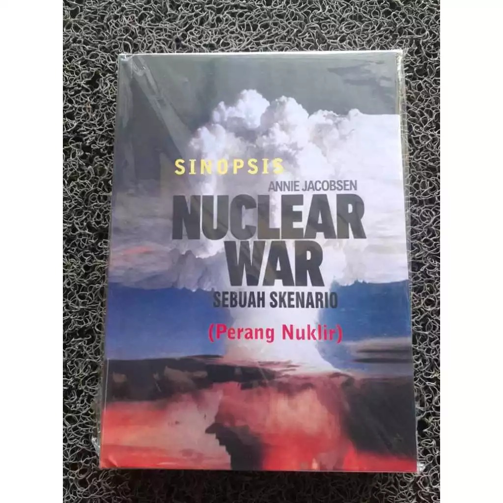 หนังสือ Nuclear War Synopsis - A Nuclear War Scenario - Annie Jacobsen Original Musibook