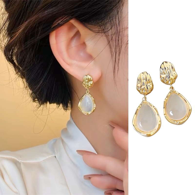 Guin ต่างหูหินสีขาวต่างหูสตั๊ดหยกเรซิน