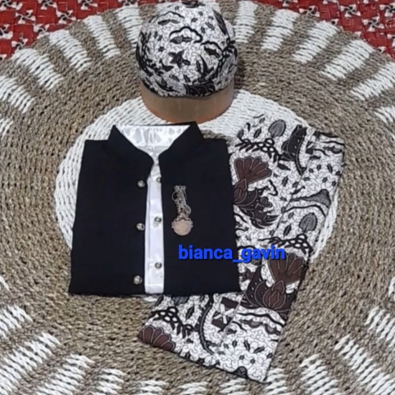 [1 Set] Black Hewes Beskap + Instant Jarik + Blangkon/Javainese Traditional Mens Clothing, Garuda Ce