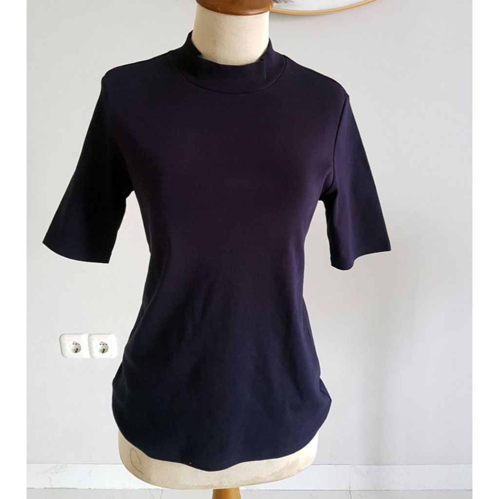 เสื้อคอเต่า Uniqlo**