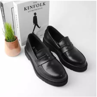 Hitam ล่าสุด Docmart Slip On Loafers Ribbon Loafers รองเท้าลําลองทํางานอย่างเป็นทางการ Office School Black Men Full Black