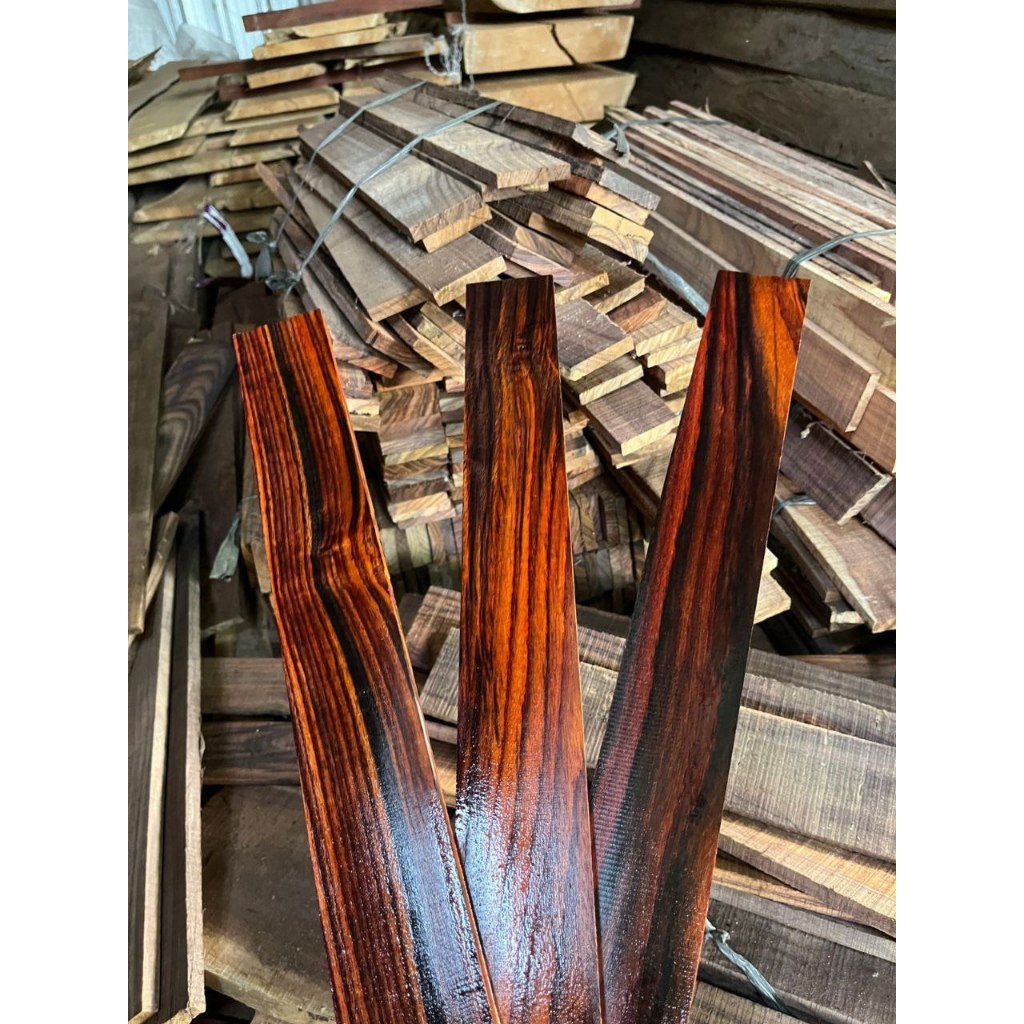 ไม้ Sonokeling พร้อม motif สว่าง galih เต็ม ขนาดสามารถปรับแต่ง