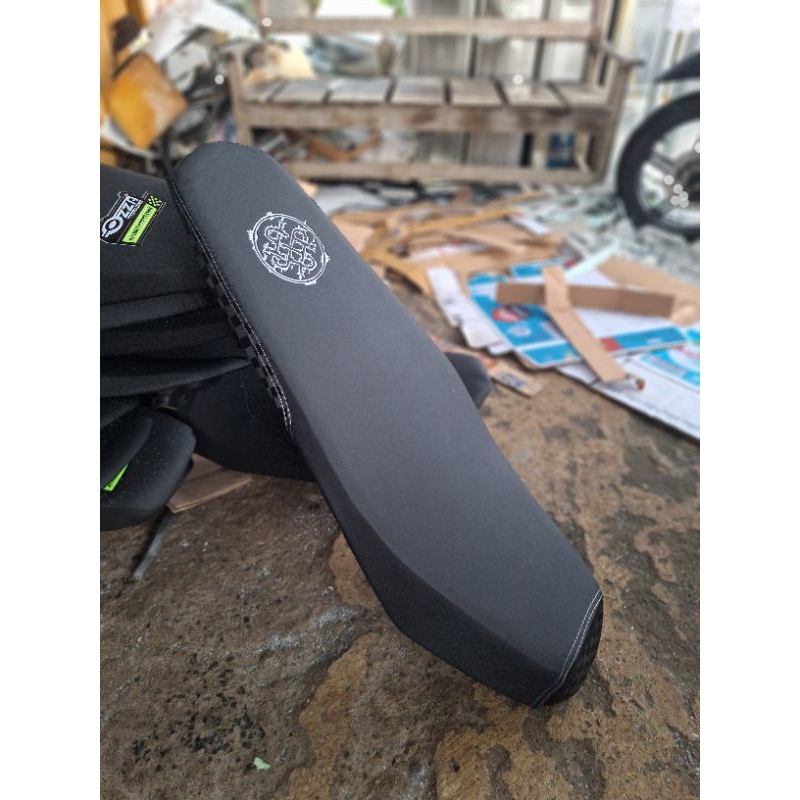 เบาะ Yamaha mx king 150 ใหม่ล่าสุด mx king slim arvi mix เบาะรองหมากรุก