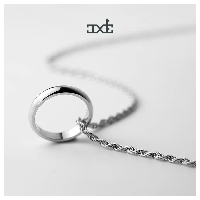 TITANIUM COUPLE NECKLACE สําหรับผู้ชายและผู้หญิง LUXURIOUS MINIMALIST RING MODEL