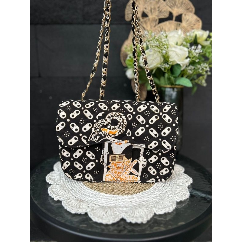 กระเป๋า BELLA BATIK*
