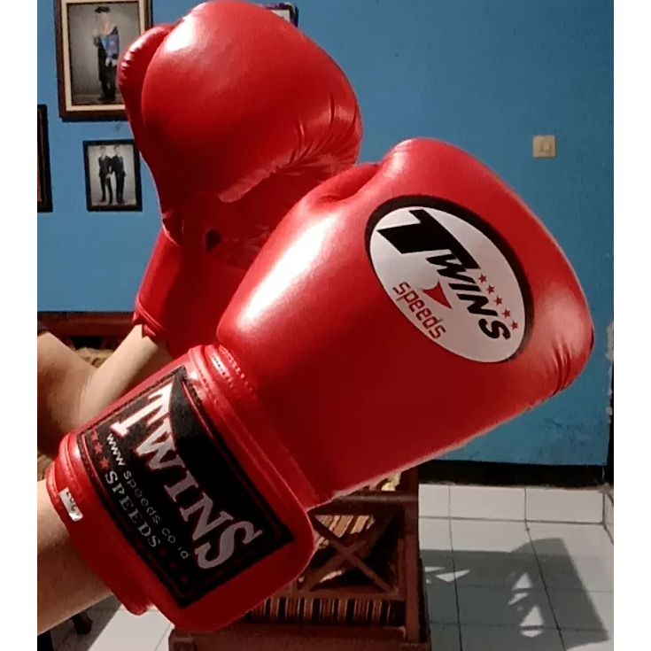 นวมชกมวย Twins Speeds 12oz