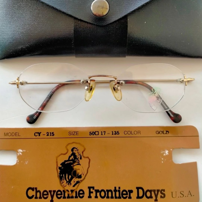 แว่นไร้ขอบ/กรอบวินเทจ Brand: CHEYNE FRONTIER DAYS Original made in USA 22KGP Size: 50-17-135mm กรอบท