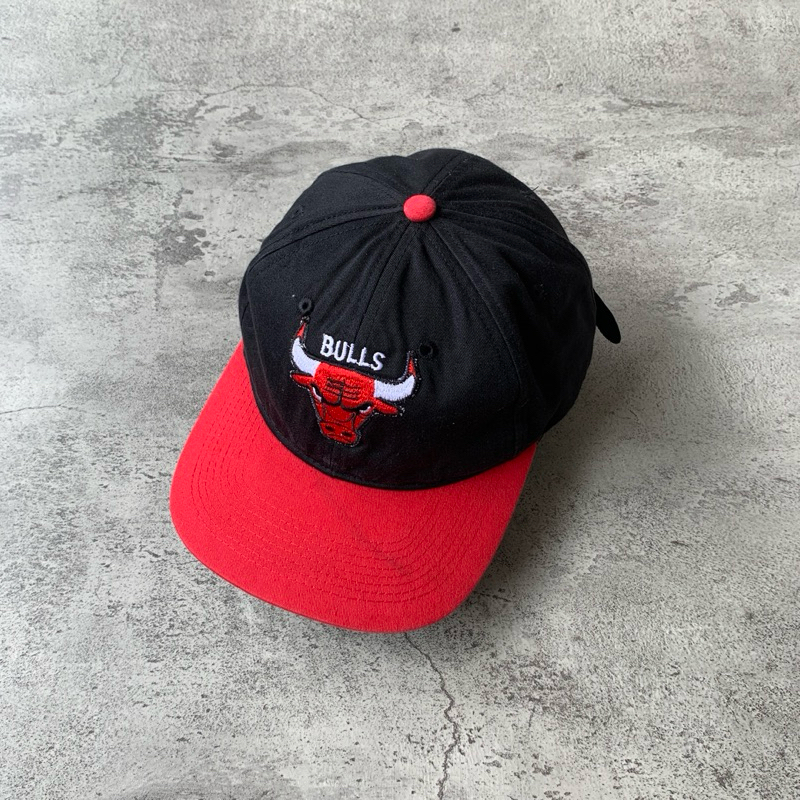 Vintage Chicago Bulls Embrodery Logo Two Tone Cap Hat