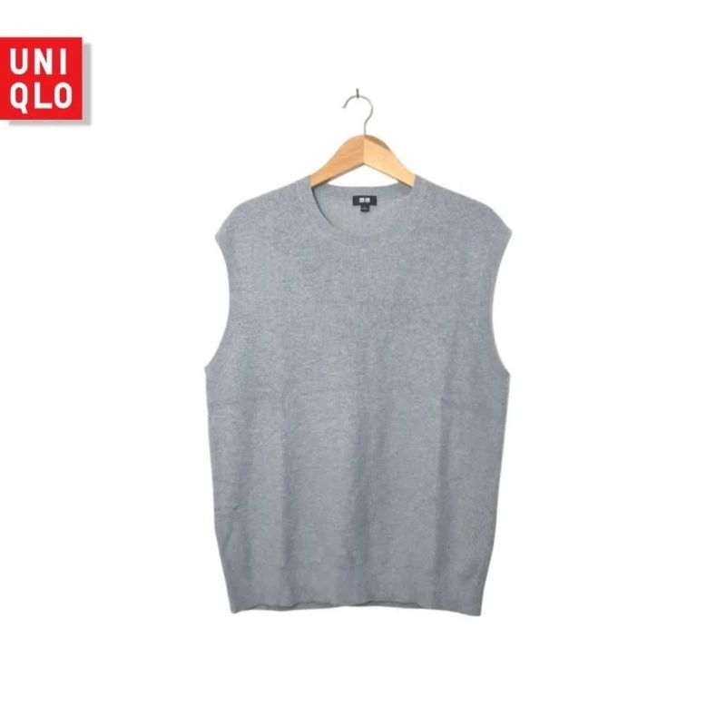เสื้อกั๊กพื้นฐาน O-Neck สีเทา Uniqlo (CODE: B51 -36)