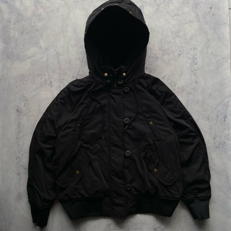 HnM Bomber Jacket ชนิด N2B (สีดํา) UNISEX