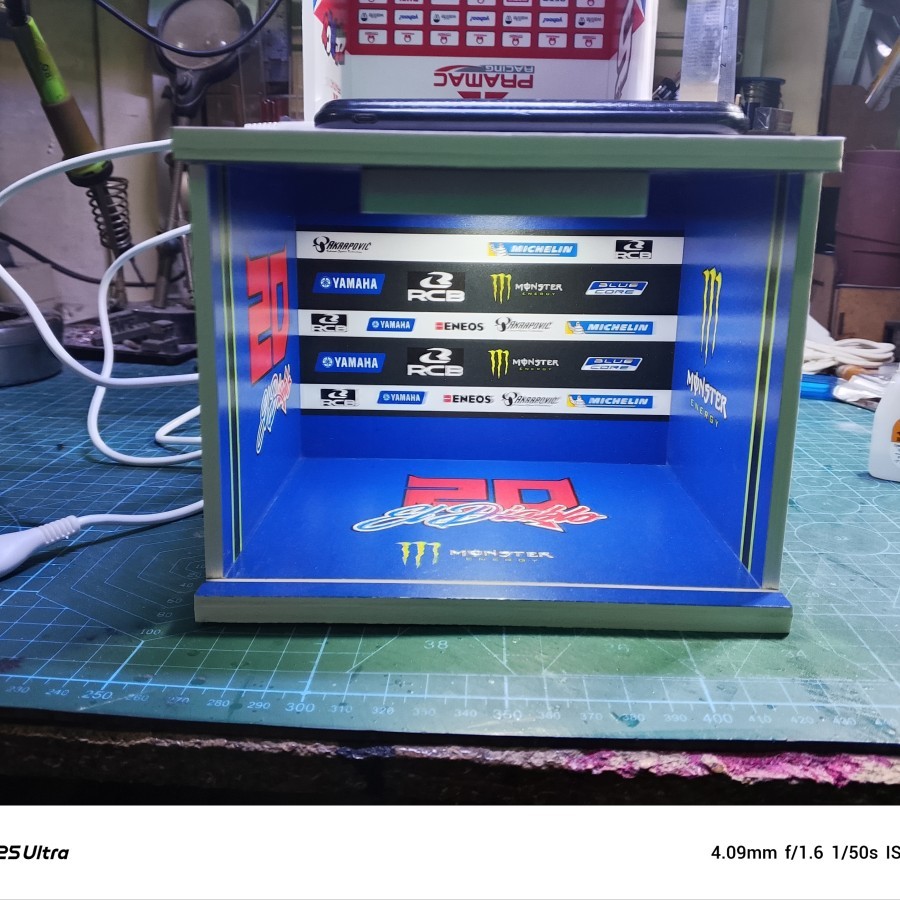 GARAGE/PADDOCK DIORAMA Diecast 1/18 Fabio Quartarro 20