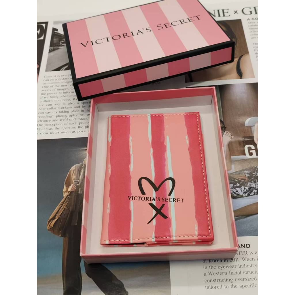 New Wallet - Passport Card Holder - Victorias Secret Women 5979