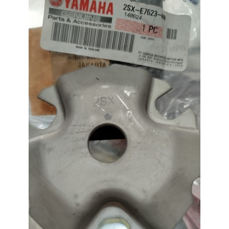 CAM 2SX ROLLER HOUSING COVER MIO M3 CODE 2SX ของแท้ YAMAHA
