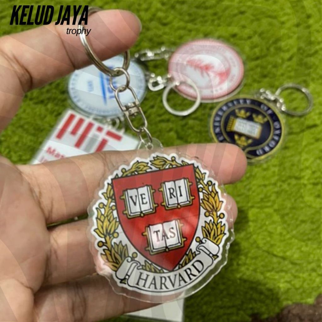 พวงกุญแจวิทยาเขตต่างประเทศที่กําหนดเอง HARVARD พวงกุญแจมหาวิทยาลัย HARVARD พวงกุญแจ