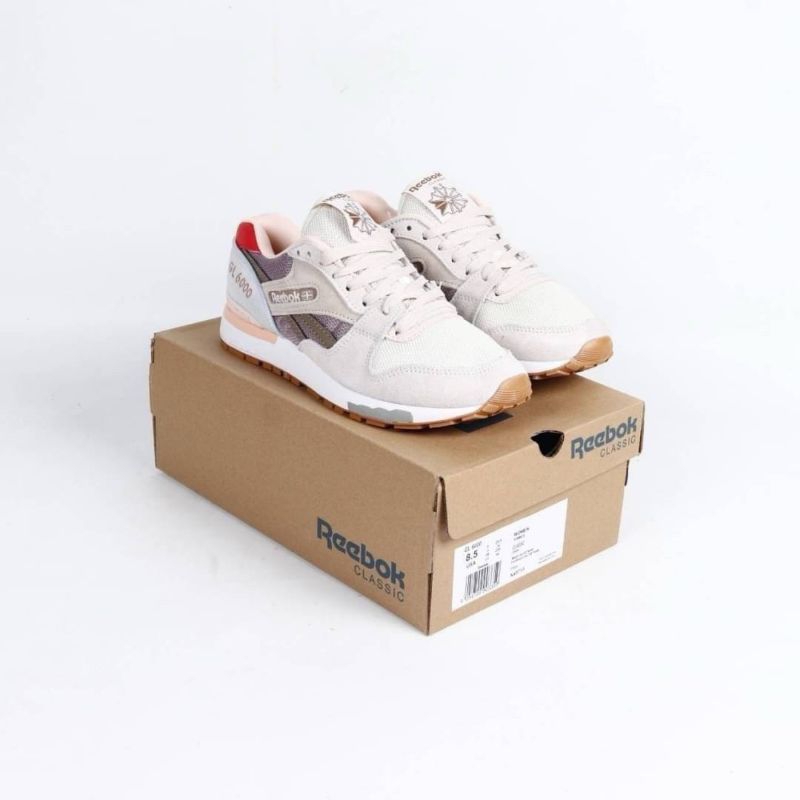 Buckleeet - รองเท้าผ้าใบ Reebok GL 6000 สีน้ําตาล สีชมพู