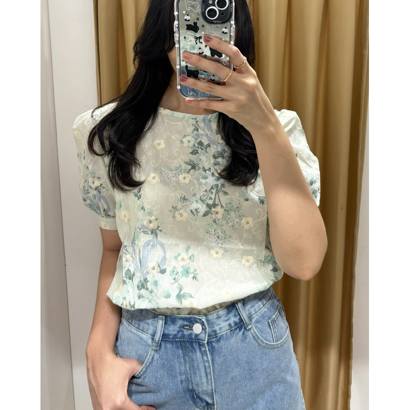 KATUN [Noona Boutique] CAMELIA Top เสื้อสตรีผ้าฝ้ายปักด้านบนมีรู