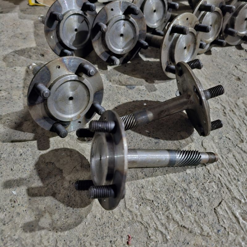 ด้านหน้า AXLE VESPA VBB BAJAJ NAP WHEEL VESPA VBB NOS