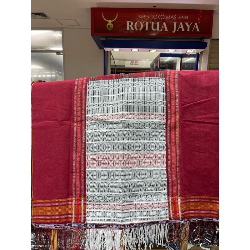 ULOS PUCCA BLACK HEAD ULOS PUCCA TOBA