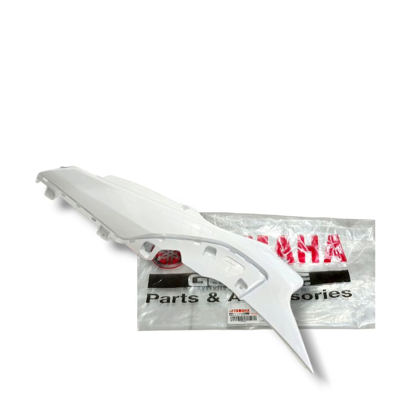 YAMAHA MIO GEAR 125 LEFT WHITE BODY COVER B3W-F1711-P6