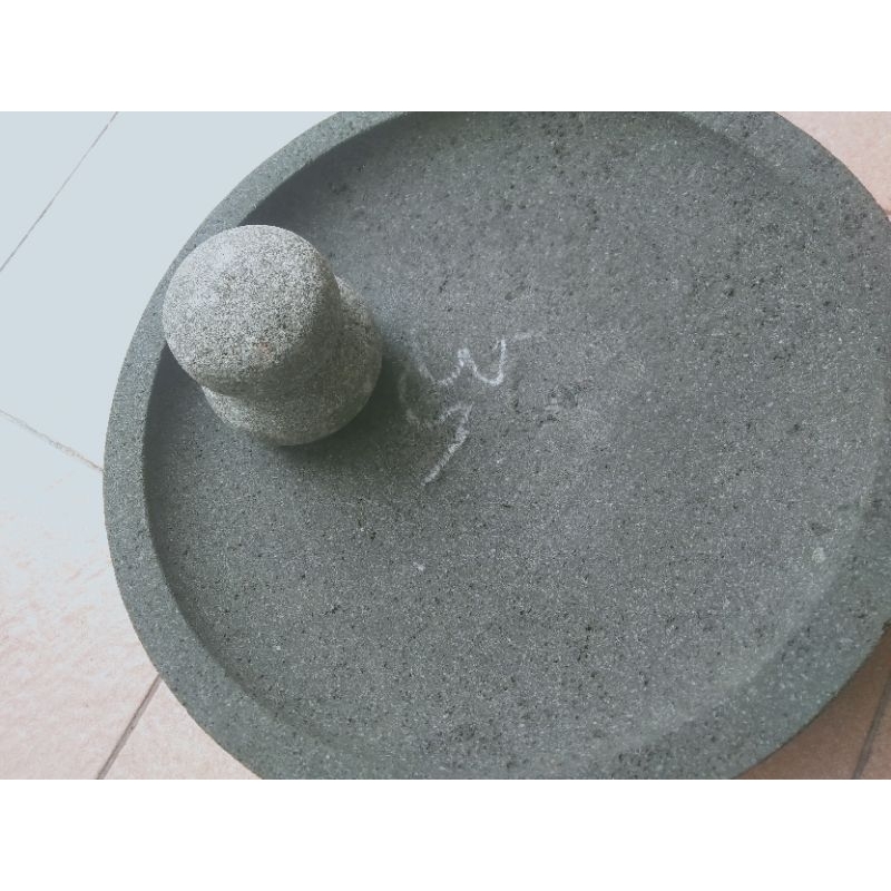 ORIGINAL STONE MORTAR 35CM ONE SET OF PESTLE