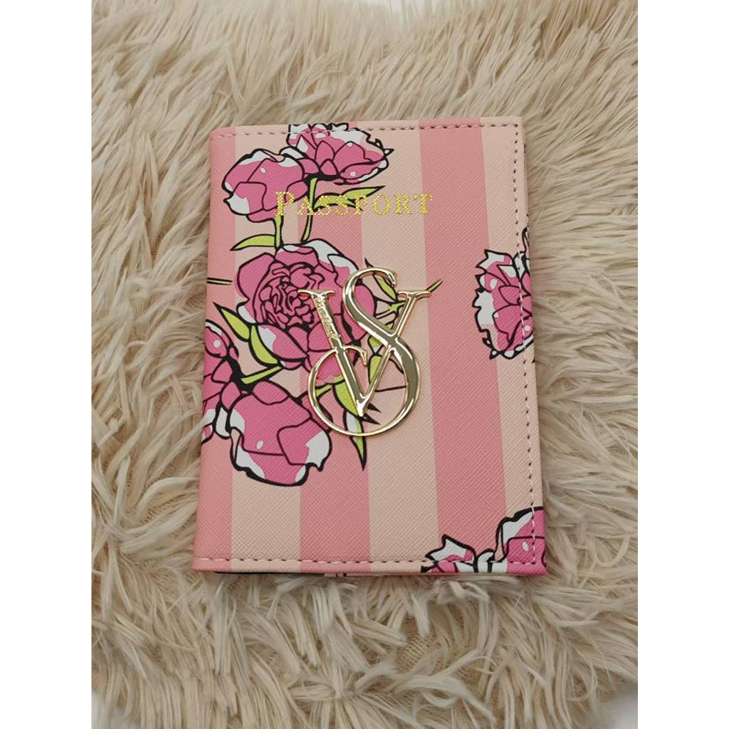New Wallet - Passport Card Holder - Victorias Secret Women 5979