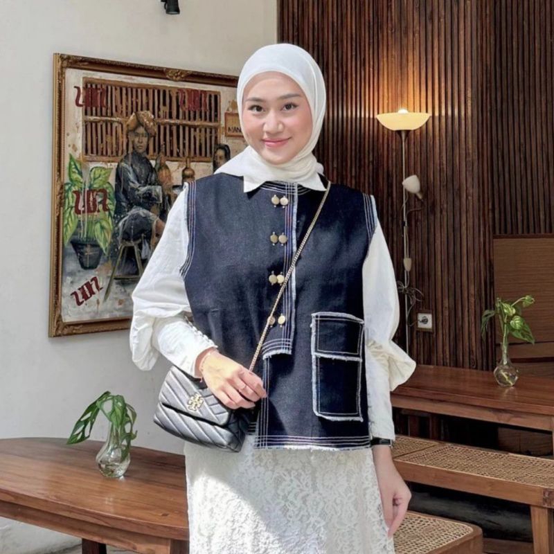 กางเกงยีนส์ Nuzzy Vest