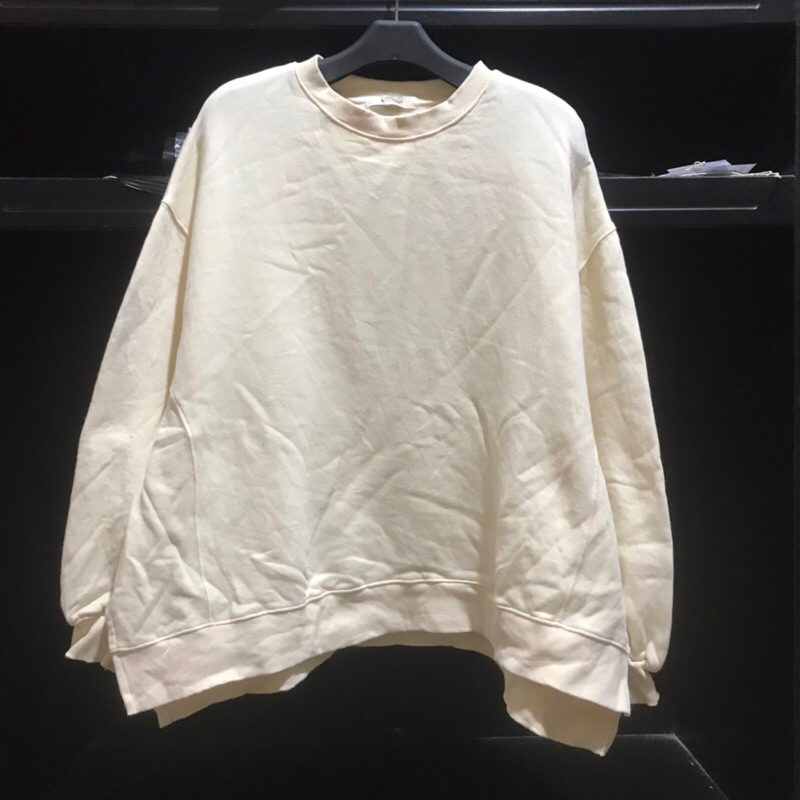 เสื้อสเวตเตอร์คอกลมผู้หญิง Lucky room 2nd