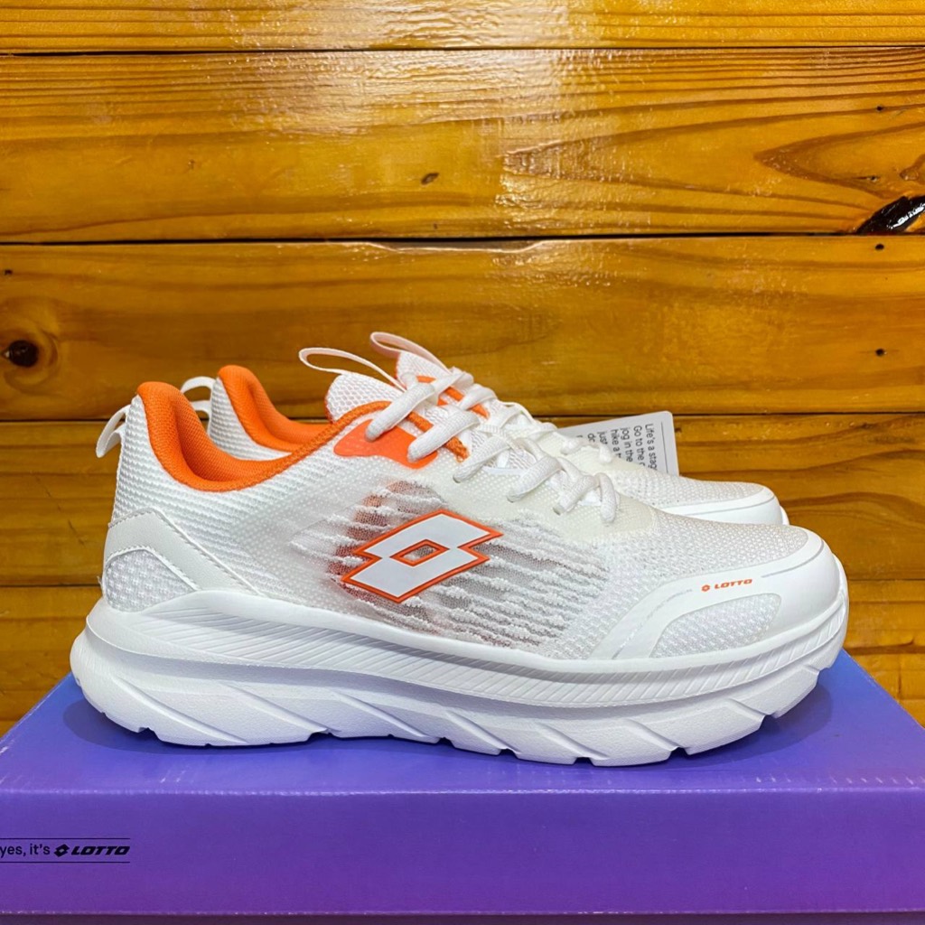 Lotto รองเท้าผู้หญิง LOTTO BRASS WHITE ORANGE ORIGINAL SPORTY RUNNING รองเท้าผ้าใบผู้หญิง