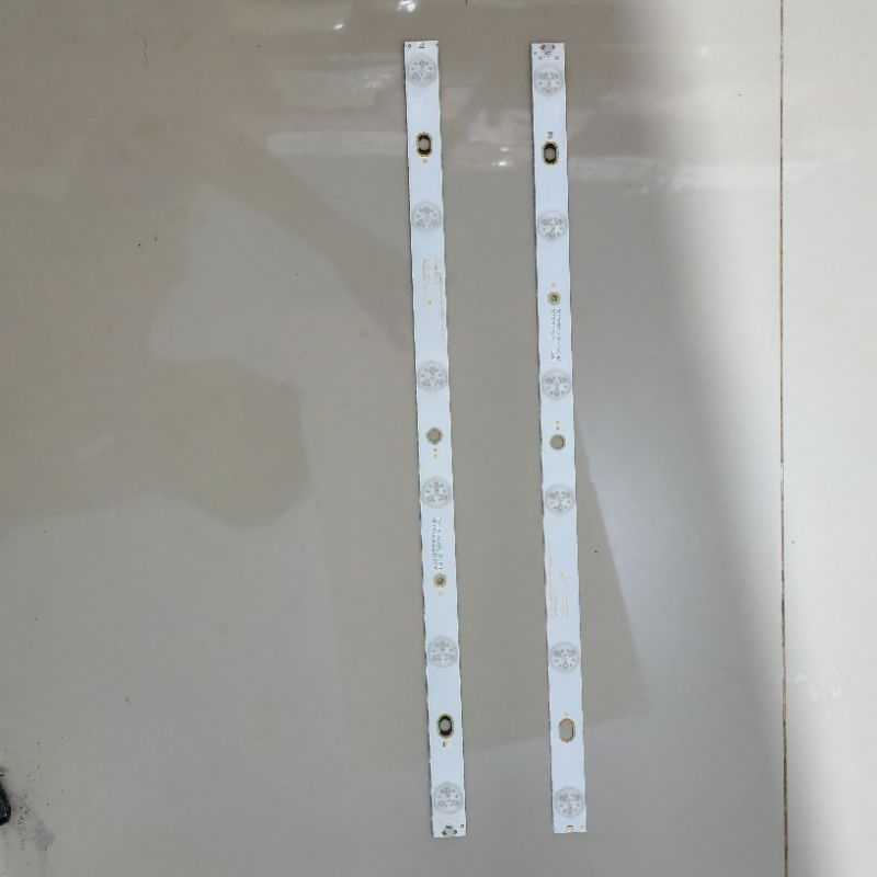 MATA ไฟ LED / BL TV Led-LCD Polytron 24 นิ้ว 6 ตาแกะจาก Polytron TV (PLD24D123) เดิม 100% ดึงออกปกติ