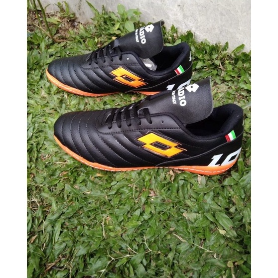 Super Special รองเท้าฟุตซอล lotto stadio ไซส์ 3843 พื้นเย็บหมุนได้