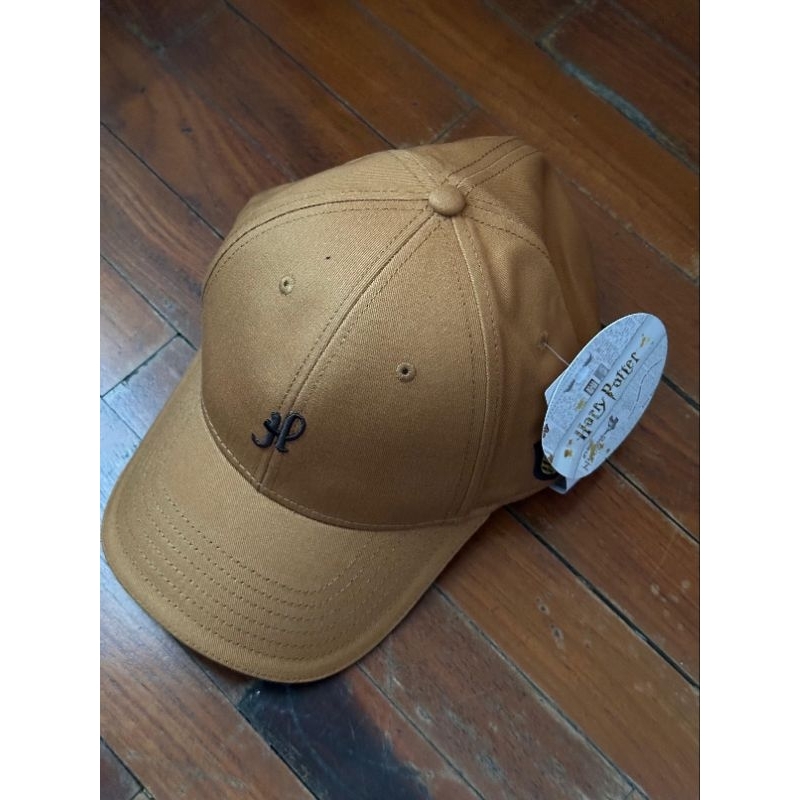 หมวกเบสบอล Miniso x Harry Potter Hufflepuff Mustard Color. ต้นฉบับ. แท็กใหม่ครบ