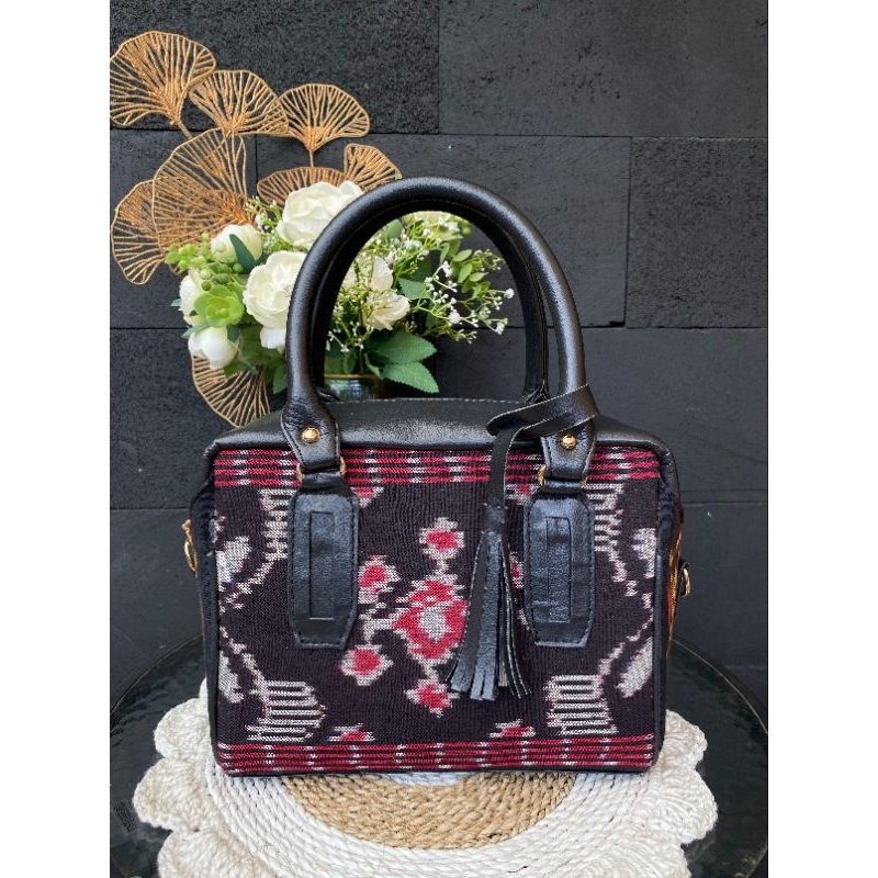 WOVEN LARAS BAG*****
