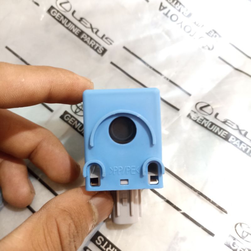 TOYOTA HILUX 2016 ประตูล็อค BUZZER NO. 89747-30040 ต้นฉบับ