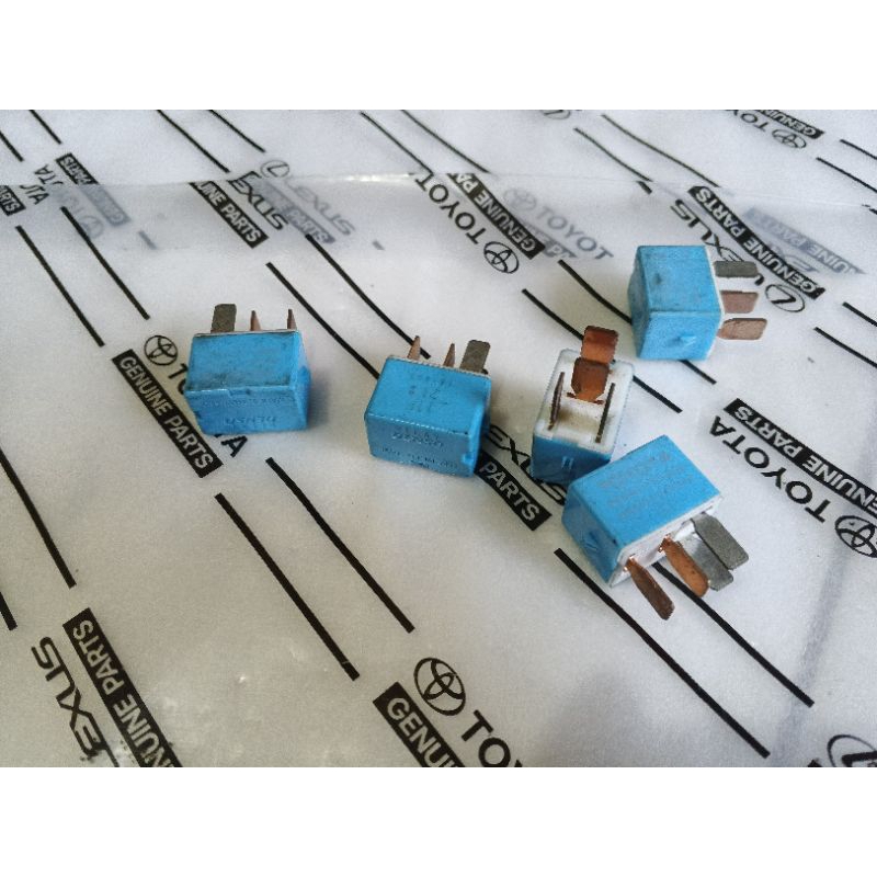 เดิม Toyota Denso พัดลมหม้อน้ํา AC Light Horn Relay 4 ขา
12โวลต์