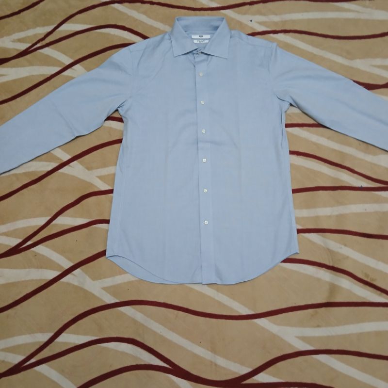 Kemeja Uniqlo Slim Fit Super Non Iron Blue Shirt