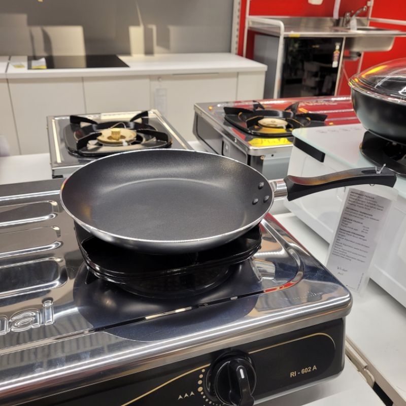 TAGGJ KAVALKAD lKEA กระทะเทฟล่อน เส้นผ่านศูนย์กลาง 28 ซม