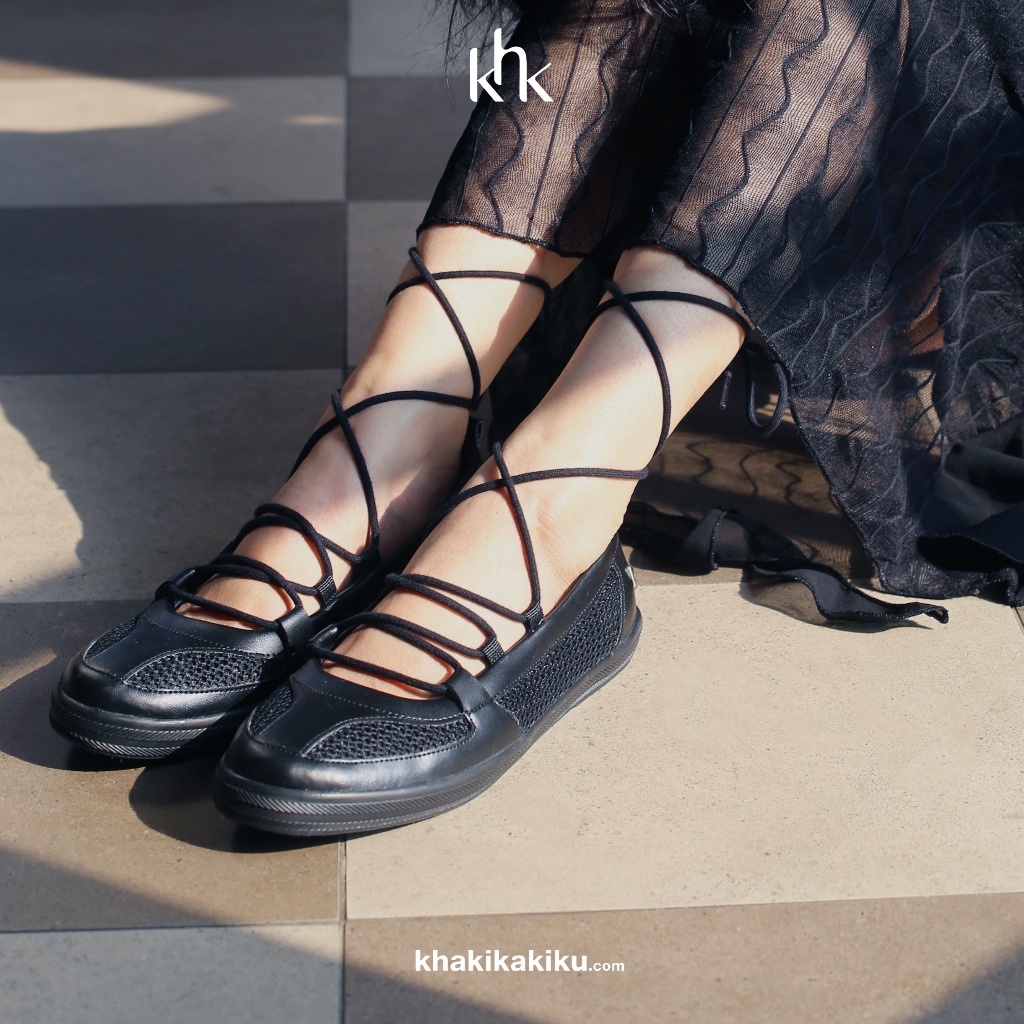 Khk by Khakikaki Sofia รองเท้าส้นแบนสีดํา