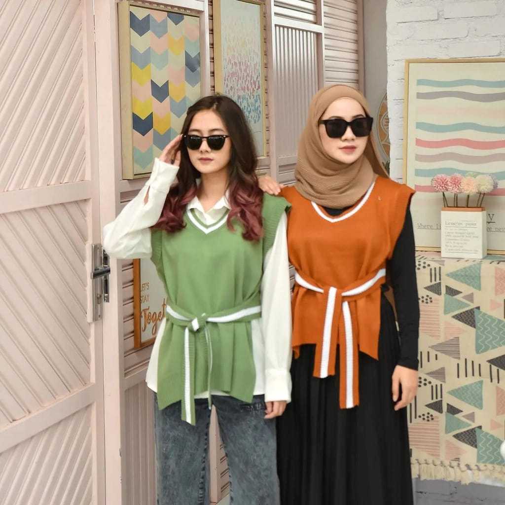 BAE SUZY / BAE KNITTED VEST / STRAP VEST / เทรนด์ผู้หญิงสไตล์เกาหลี / ท็อปส์ซูผู้หญิง CASSUAL