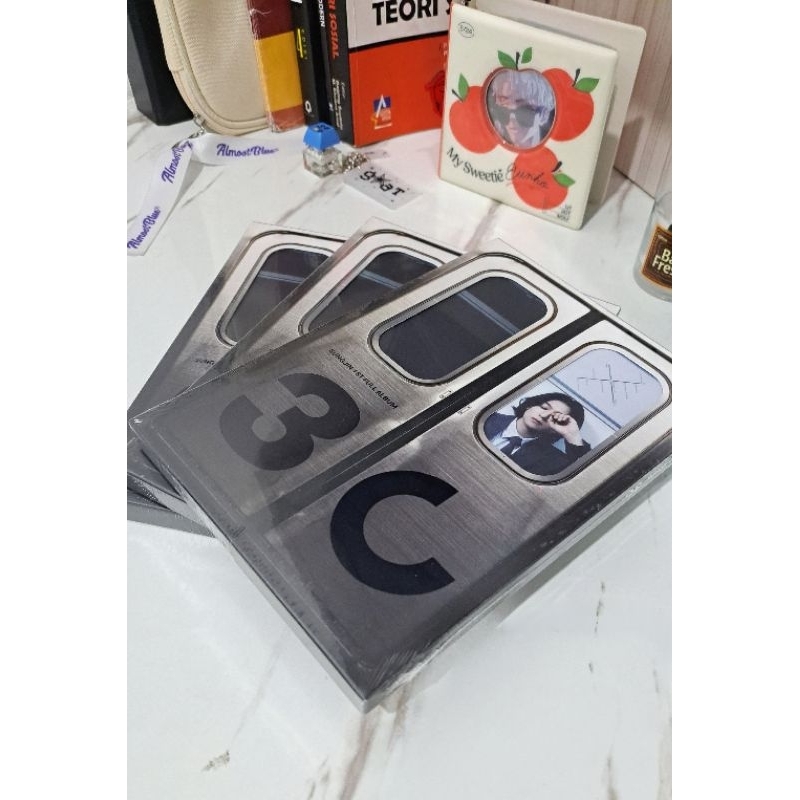 [READY] SEGALED ALBUM SUNGJIN <30> PHOTOBOOK POB WHOSFAN MUBEAT