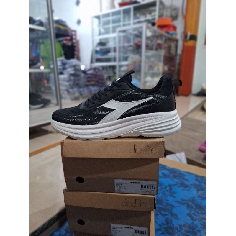 Diadora KIRTON (M) / รองเท้าวิ่งผู้ชาย / รองเท้ากีฬา DIADORA